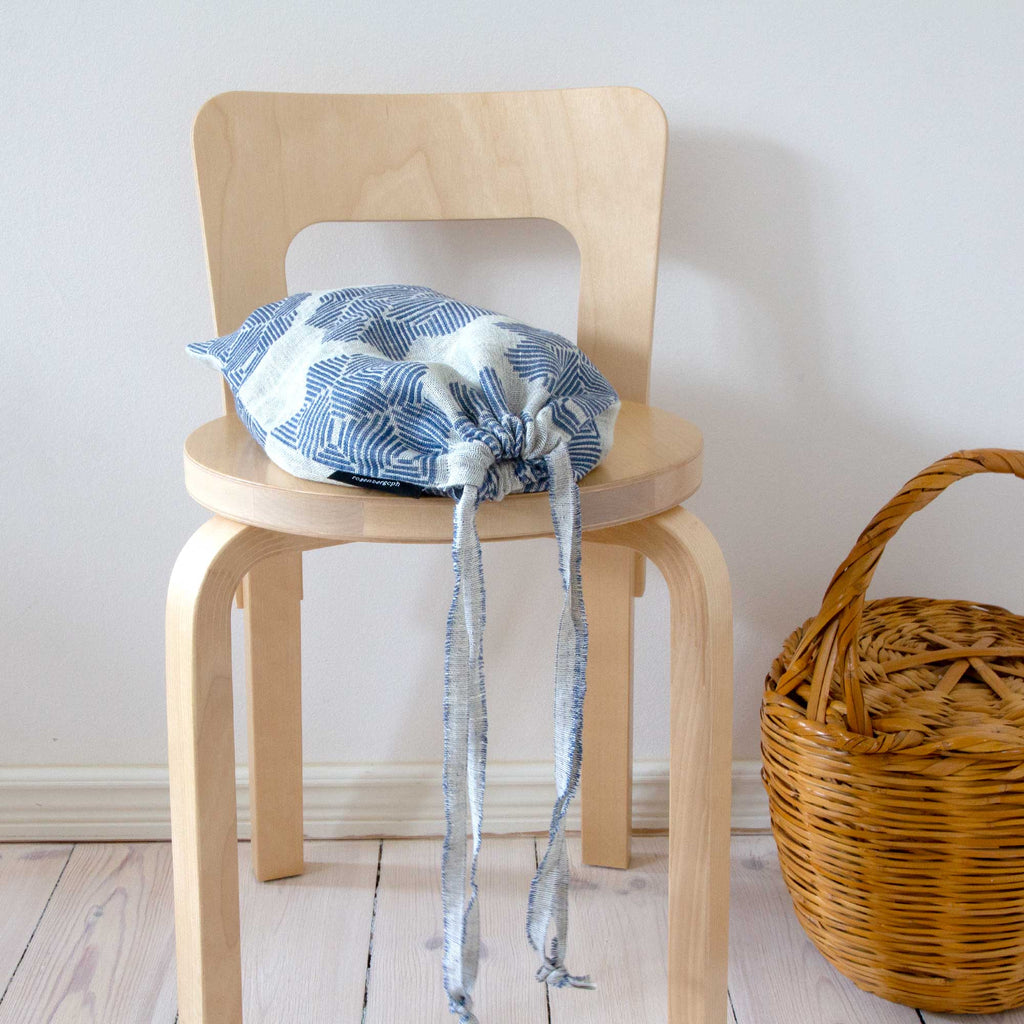 Snørrepose, ørkenrose, på stol, RosenbergCph