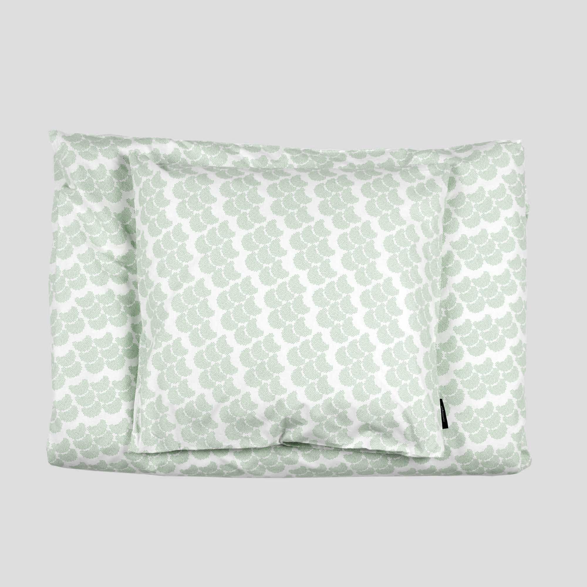 Sengetøj, økologisk bomuld, Obi aloe grøn mønster, foldet bunke, RosenbergCph