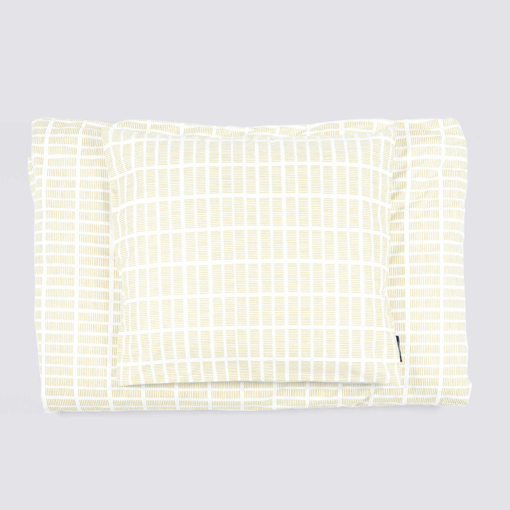 Sengetøj, økologisk bomuld, Tile mellow yellow, foldet bunke, RosenbergCph
