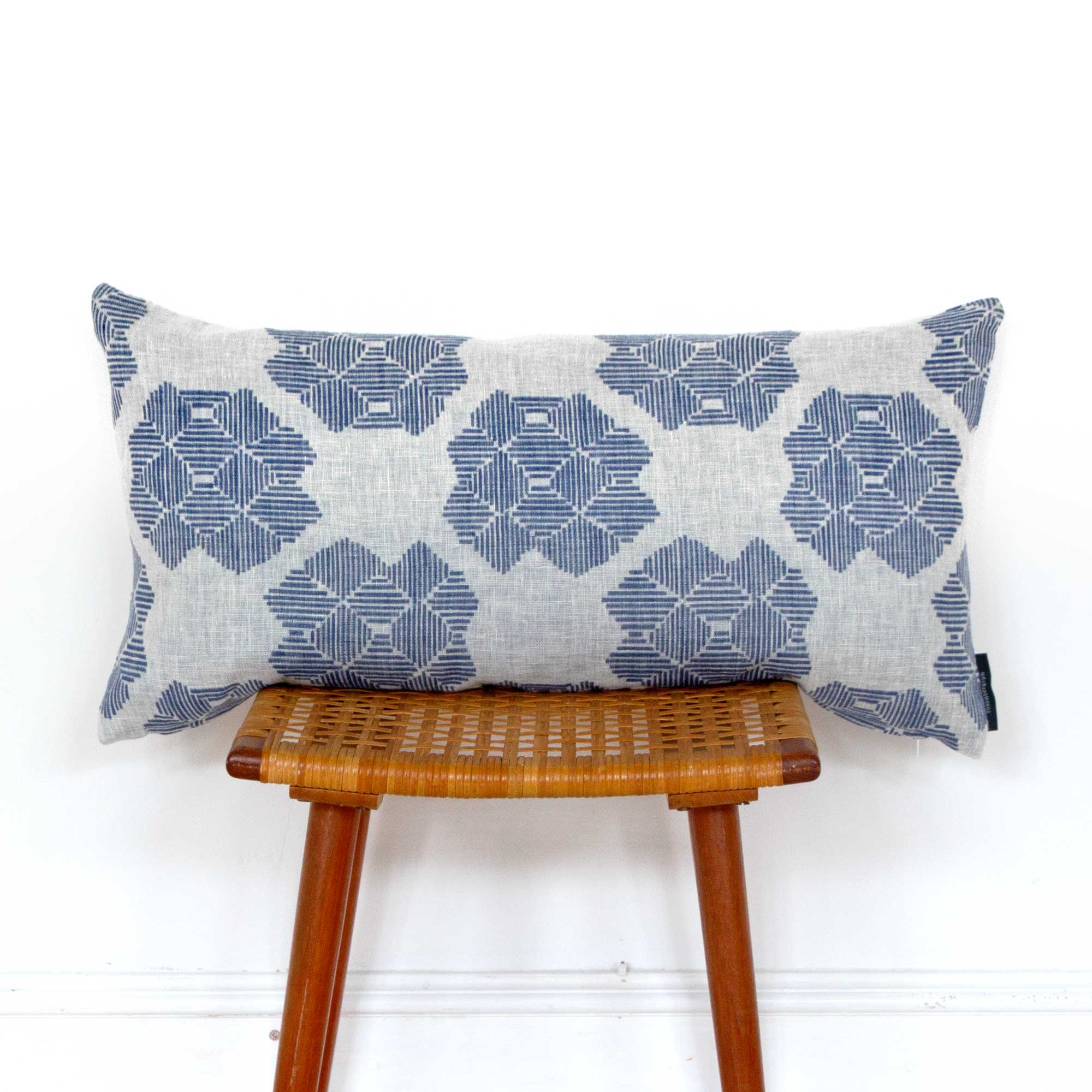 35 x 70 cm pudebetræk, ørkenrose-mønster, på taburet, RosenbergCph