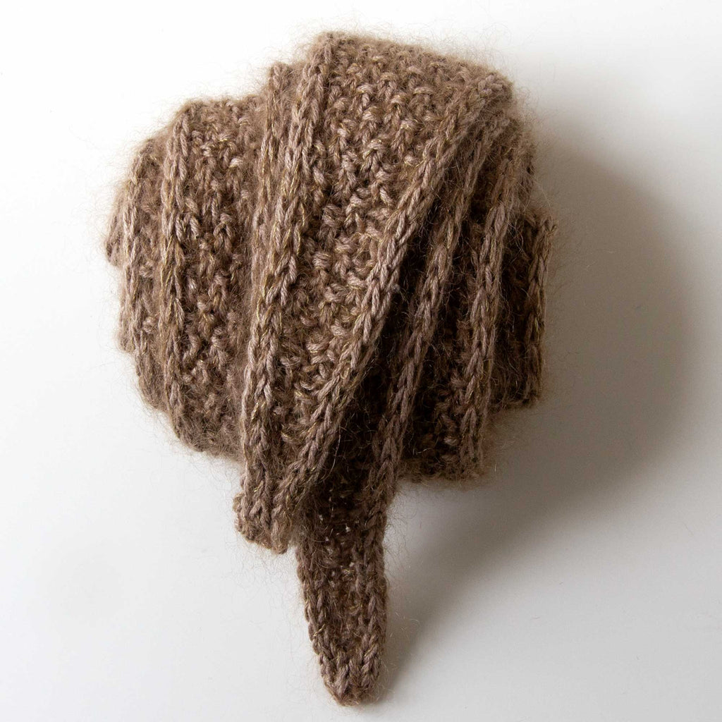 Tørklæde, brunt, strikket silke/mohair, rullet sammen, RosenbergCph