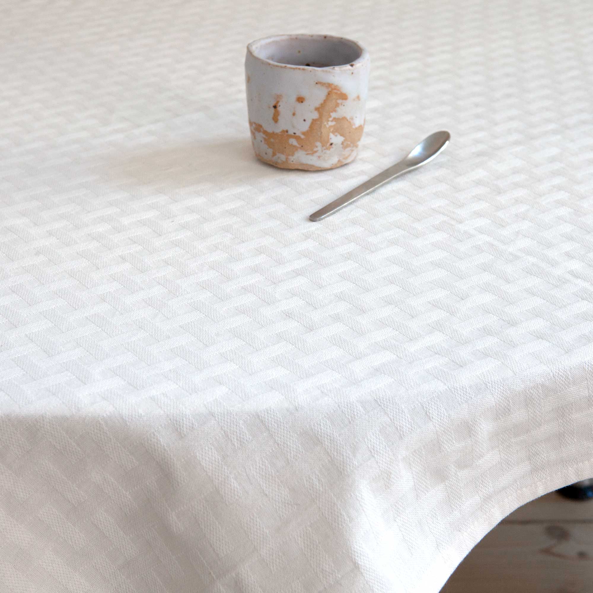 table cloth, 100% cotton, weave pattern, by RosenbergCph