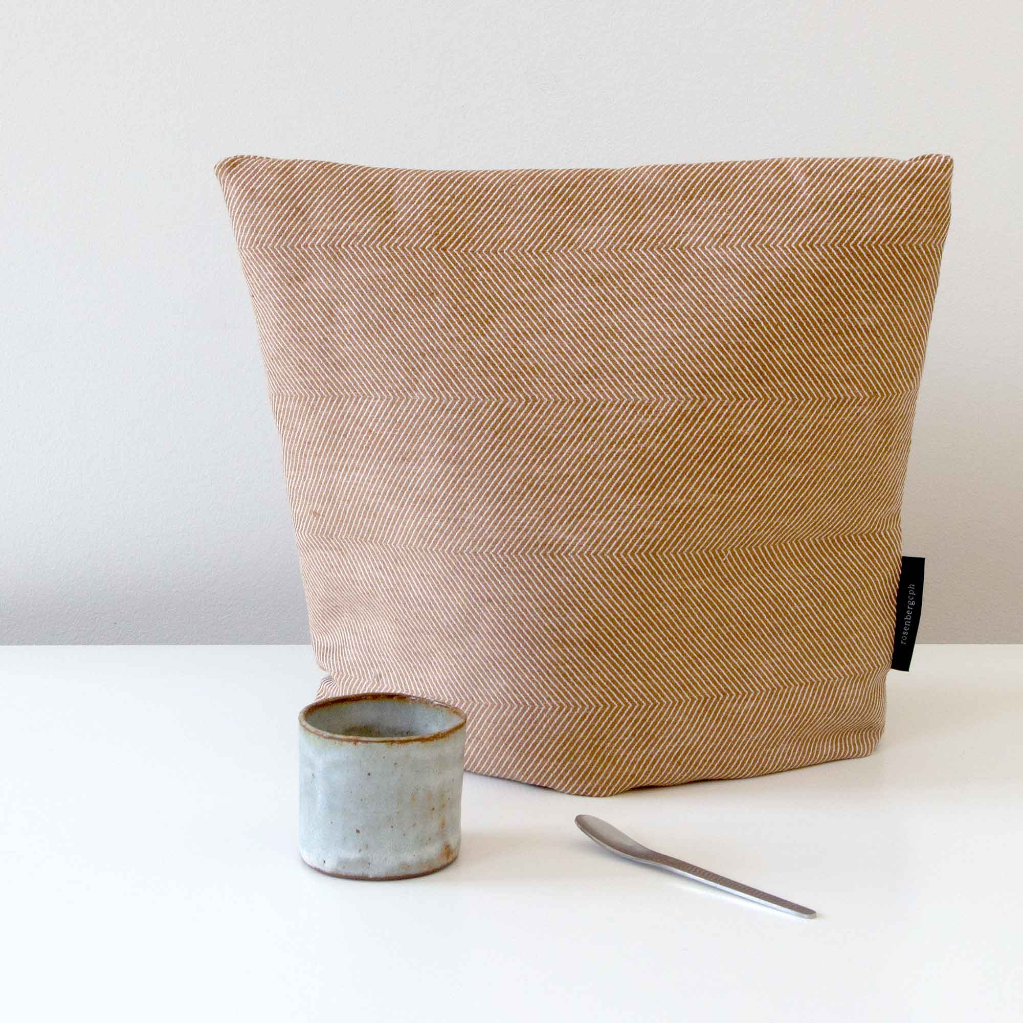 tea cosy, Almond, linen/cotton, design by Anne Rosenberg, RosenbergCph