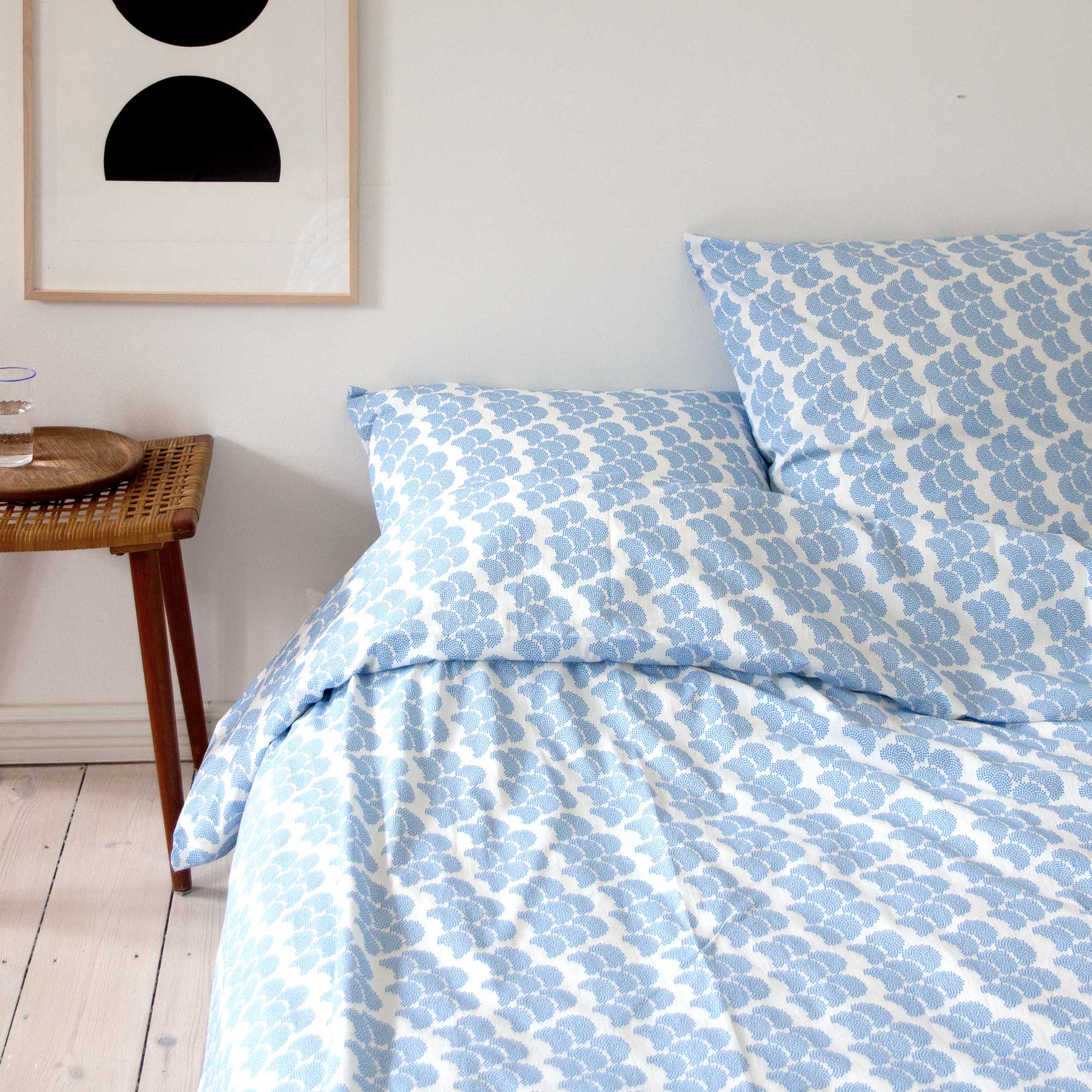Obi Clear Blue økologisk bomulds sengetøj, design af Anne Rosenberg, RosenbergCph