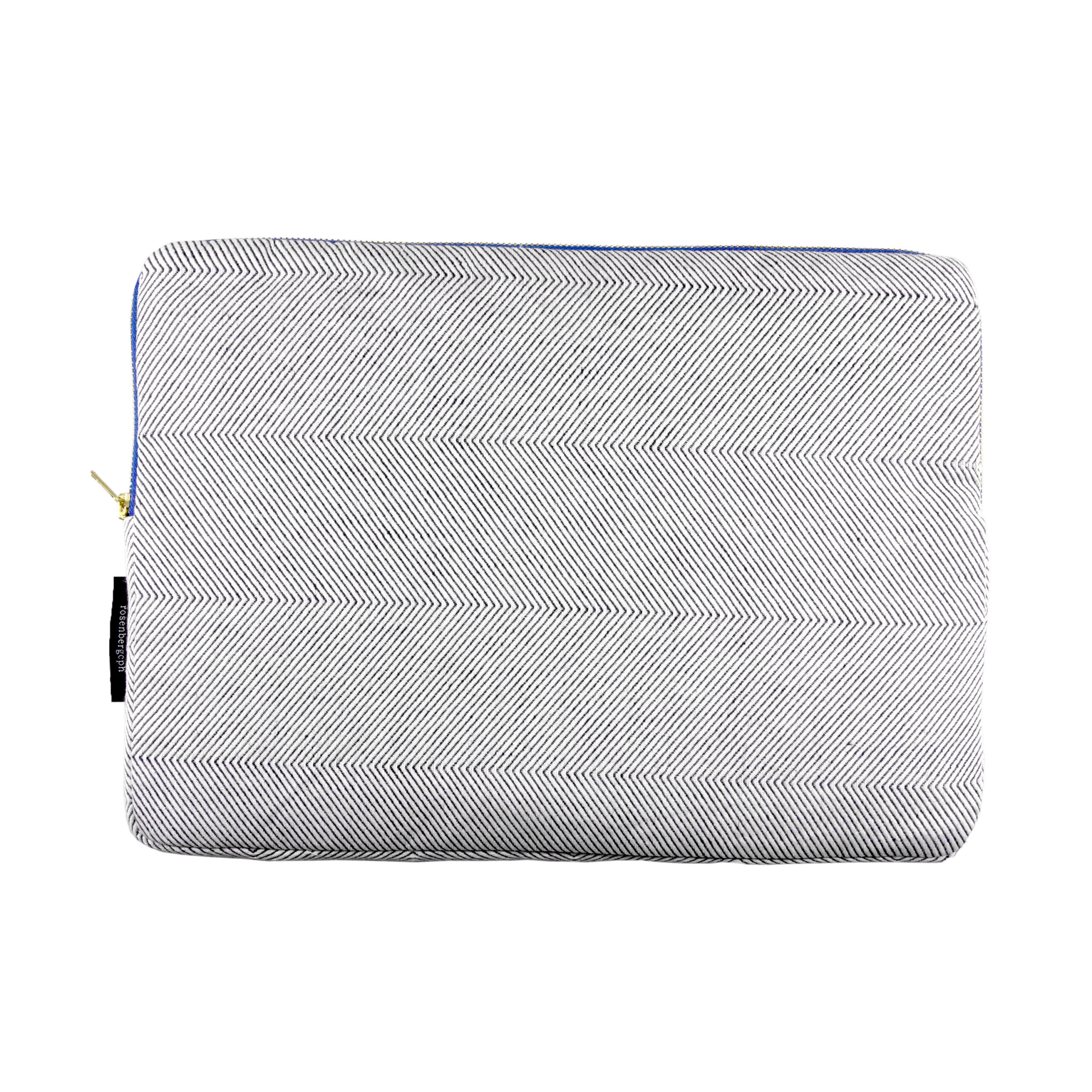 Escape laptop sleeve in light blue herringbone weave, design by Anne Rosenberg, RosenbergCph