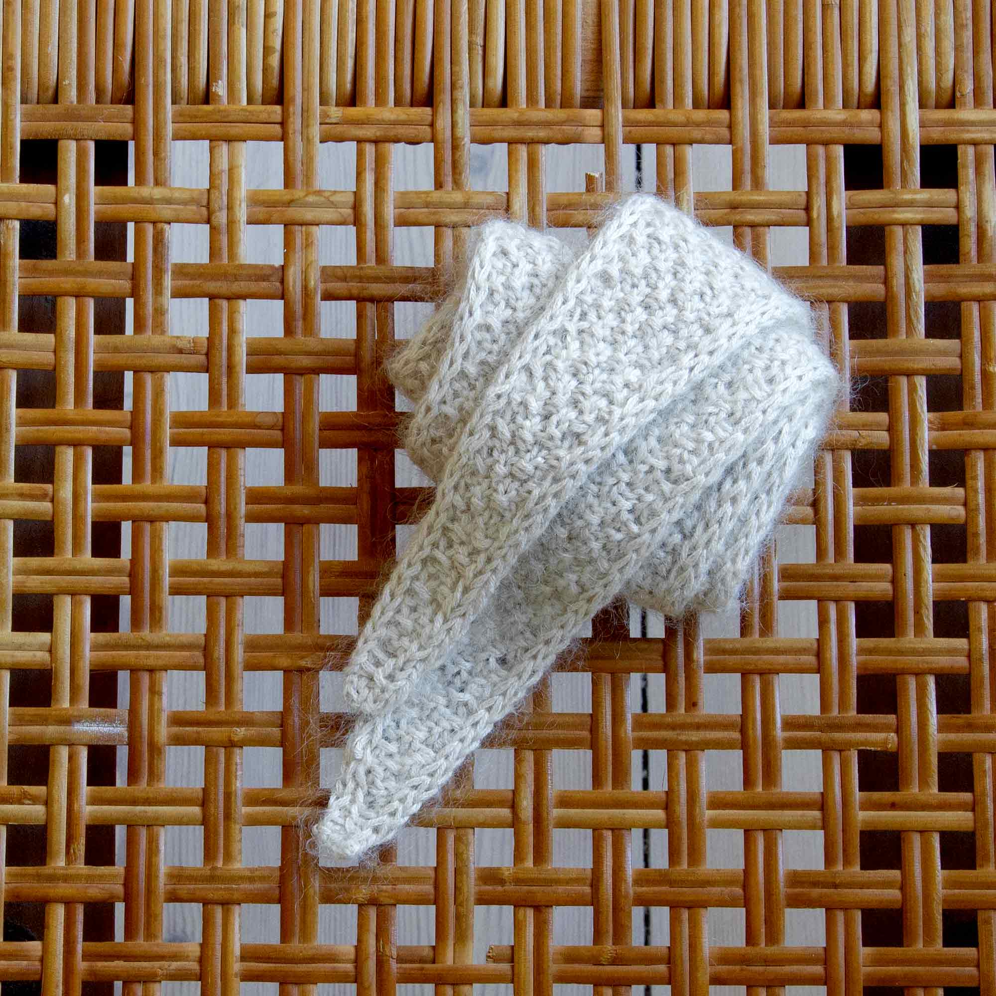 Emma tørklæde strikket silke og mohair. Design og håndstrik Anne Rosenberg, RosenbergCph
