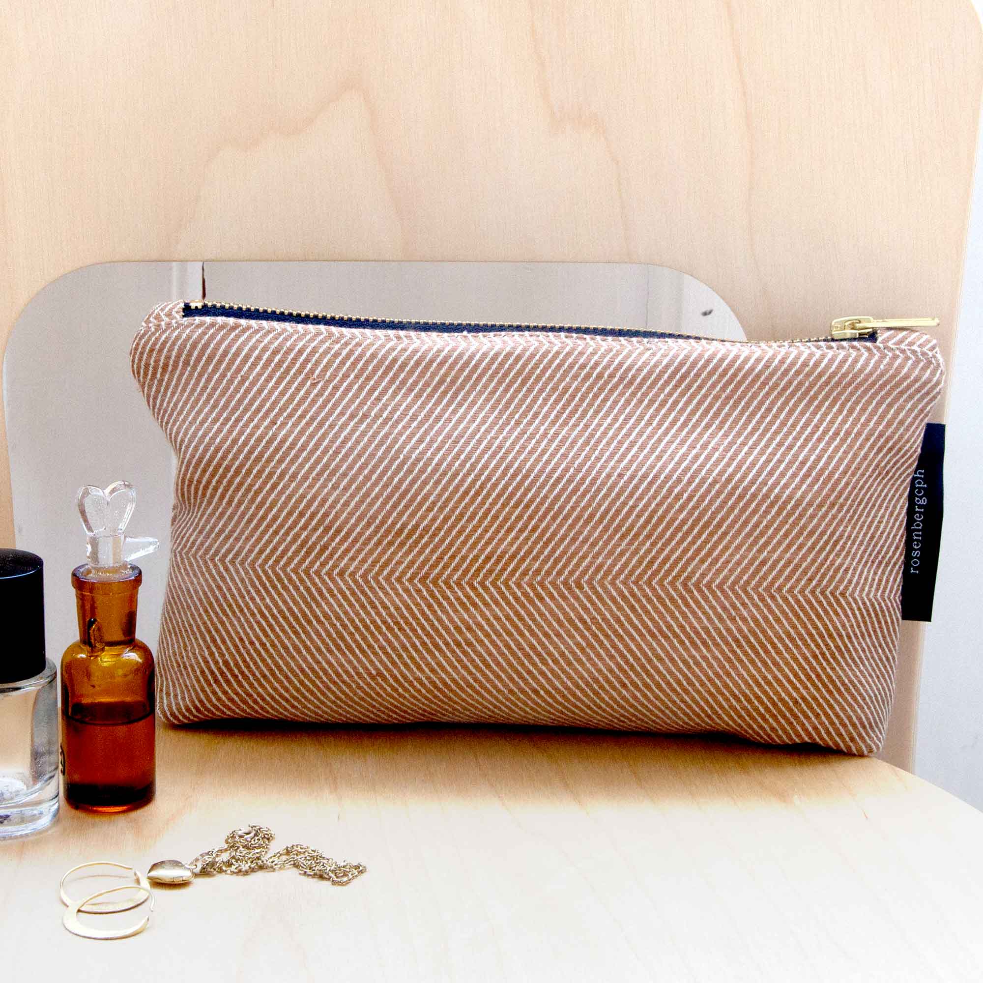 Shift linen/cotton purse, almond design Anne Rosenberg, RosenbergCph