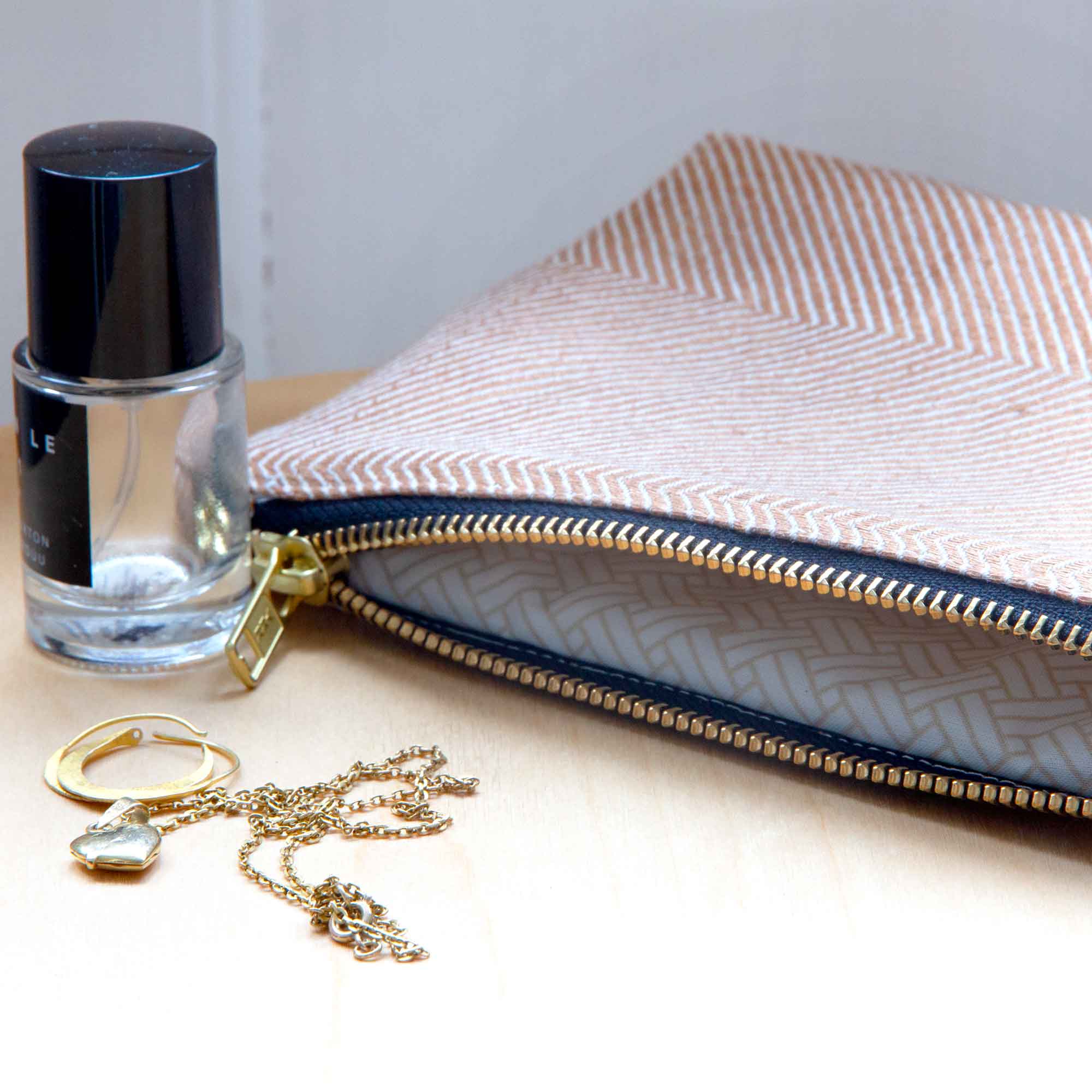 Shift linen/cotton purse, almond design Anne Rosenberg, RosenbergCph
