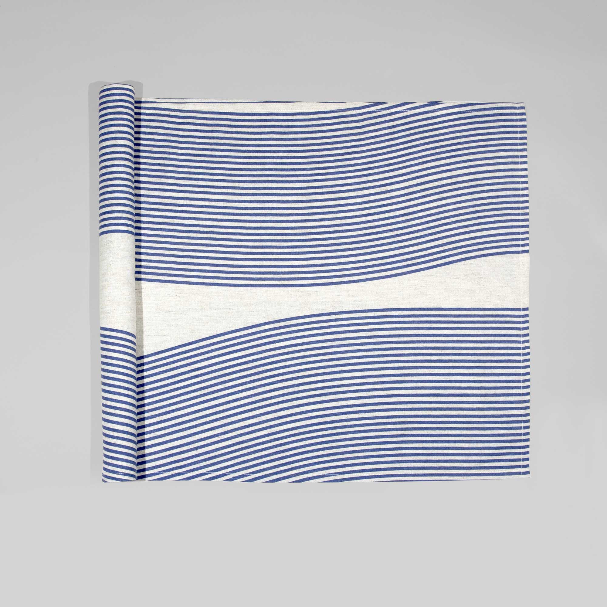 Bordløber, River blue, hør/polyester, design af Anne Rosenberg, RosenbergCph